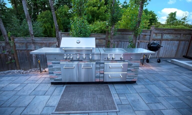 Top Cladding Options for The Best Modern Outdoor Kitchen Installation