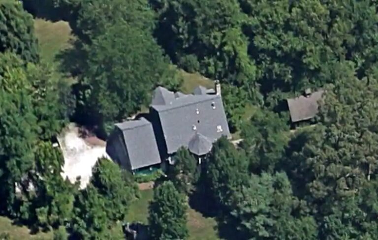 Where Does Dave Chappelle Live